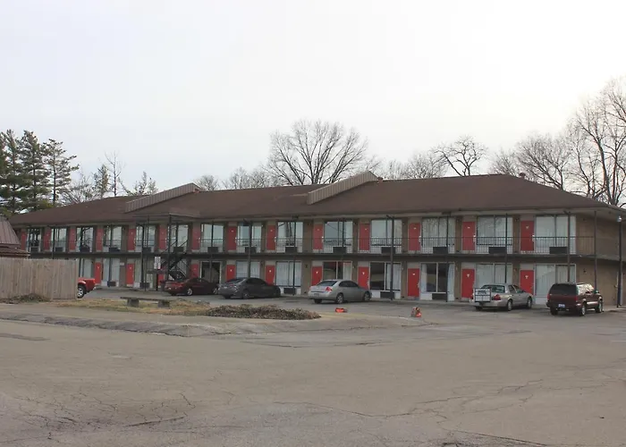 Red Carpet Inn - Louisville